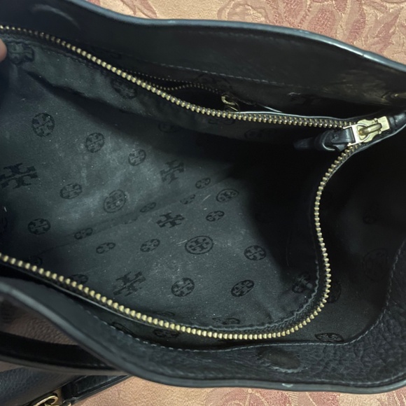 Authentic Tory Burch Britten Slouch Pebbled Leather Black Shoulder Bag Purse - Picture 13 of 16